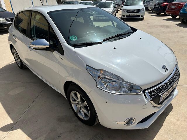 PEUGEOT 208 STYLE 1.2 VTI SPANISH LHD IN SPAIN 91000 MILES SUPERB 1 OWNER 2014